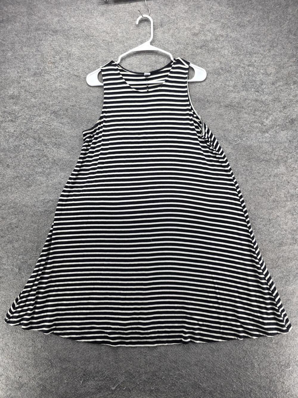 Old Navy Dress Womens L Black Trapeze & Swing Knee Length Striped Knit